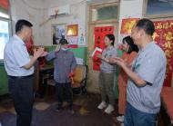 蚌埠卷烟厂党委书记、厂长赵立慰问老党员