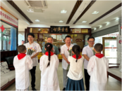 合肥蕪湖路街道社工站：“小小中醫(yī)師 妙手小藥童”中醫(yī)文化傳承職業(yè)體驗活動
