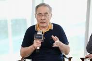 陆天明封笔之作《沿途》出版 陆川：想亲手把父亲的作品影视化