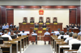 母亲为百元毒品将两子送给毒贩 11岁少年被殴致死