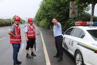 巢湖交警加強施工監管力度確保雨天施工道路安全暢通