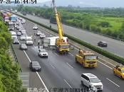 突發！蕪合高速一廂式貨車側翻