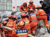 中學體育館樓頂坍塌致多人被困，已營救8人