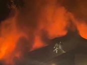 貴州一客棧突發(fā)火災(zāi)致9人遇難  親歷者：房頂瓦掉下砸傷救援群眾