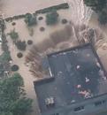 直擊水災|涿州一小區地庫塌陷洪水灌入：水電氣全停 直升機救出多名老幼小
