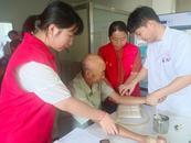 他們失去了一個(gè)孩子，卻多了一群孩子