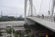 平均降雨量逾200毫米，轉(zhuǎn)移群眾5萬(wàn)余人，北京積極應(yīng)對(duì)山洪滑坡等次生災(zāi)害事故