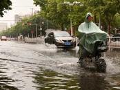 “瘋狂傾倒”70多小時，這場雨到底有多大？