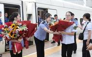 向乘客喊話的K396次值班員趙陽獲提拔！