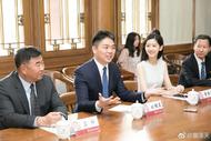 劉強東夫婦“移民美國”？京東：已報案