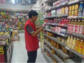 古城鎮(zhèn)古城村志愿者開展食品安全檢查活動