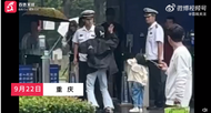 保安被女子扇耳光后拎其脖子猛摔在地