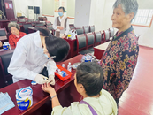 合肥市廬陽區雙崗街道虹橋社區開展“關愛慢性病，構筑健康網”義診活動  