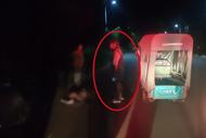 女子肇事致人死亡逃逸后回現場圍觀 全程目睹民警現場調查工作