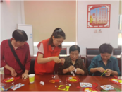 “巧手有愛 情暖中秋”手工活動