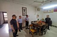宜秀區大橋街道紅光社區：幫扶慰問“愛滿”金秋