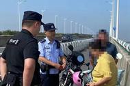 女子因家庭矛盾欲跳水輕生 霍邱民警耐心疏導解心結