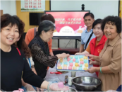 “團圓迎中秋 巧手做月餅”|安慶市華中路街道社工站開展創意月餅手工活動