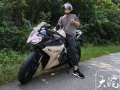 跨界奮斗的“斜杠青年”｜小江：嘗試過七八種角色 