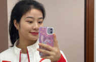 18歲舉重女隊員流淚回應顏值走紅：“實力才是最重要的”