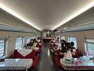 286斤女生硬挤进高铁二等座引热议，资深乘务员建议……