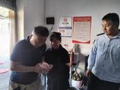 2万现金遗忘公交车上，阜阳公交司机拾金不昧