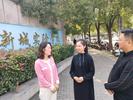 老人路边突发病  蚌埠一女教师紧急施救