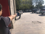 合肥一小區外墻保溫層脫落砸中多車 事發后有人員在現場值守一夜