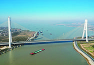 “黃金水道”冬運忙