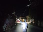 電纜掉落成“攔路虎”，民警巡邏排除隱患