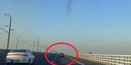 南京石臼湖特大橋上超車撞上車輛，摩托車騎手墜湖不幸身亡