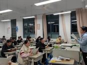 早7點到晚8點半，孩子在校是什么感受？杭州一個班做了大膽嘗試，有家長當場交白卷