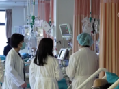 專家介紹冬季呼吸道疾病防治情況：家長自行給孩子服用阿奇霉素等藥物不可取
