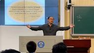 武大教授憑系列“靈魂拷問”走紅，冷門課堂吸引37萬人旁聽
