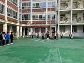 鳳二小教育集團舉行“消防無小事 安全記心間”主題升旗儀式