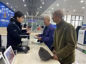 肥東公安政務(wù)服務(wù)中心:開通辦證“綠色通道”，為老年人辦事提供便捷服務(wù)