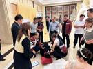 东莞一新郎突发心跳骤停，恰逢急救专家在隔壁开会