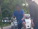工作人员路边索要被盗共享单车被民警制止？当地警方：事件正在处理中