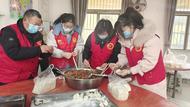 渦陽社會(huì)組織走進(jìn)渦陽衛(wèi)爾康精神病醫(yī)院開展“情暖冬至 餃子飄香”包餃子活動(dòng)  