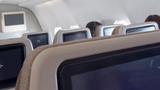 东方航空一航班客机疑似发动机火警紧急备降厦门高崎国际机场