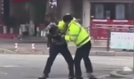 兩名穿制服男子在街頭扭打？江西九江交警部門回應：正在調(diào)查