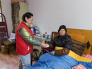 凤凰山街道东风社区：冬至包饺子 情暖进社区