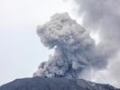 印尼马拉皮火山喷发 火山灰柱达500米