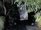  货车凌晨落河，歙县民警下冷水中救人
