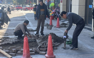 望城街道南湖社區(qū)：修復(fù)破損路面，保障居民出行