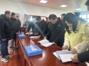 安慶市、縣觀摩團現場觀摩金拱鎮基層防汛抗旱應急能力標準化建設情況