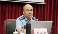 屢次建功的戰(zhàn)斗機(jī)飛行員，出任地級(jí)市副市長(zhǎng)