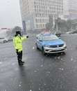 蚌埠有關部門積極應對首場降雪保暢通