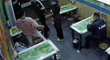 只因多加了一些调料，顾客竟被老板辱骂驱赶？最新进展来了
