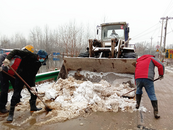 六安葉集姚李：義務鏟冰除雪 確保路暢人安